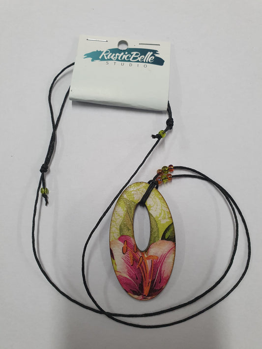 Rusticbelle Necklace - Floral Oval